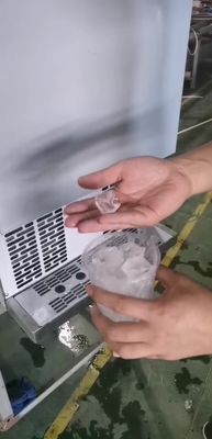 Máquina automática de hacer cubos de hielo de 120 kg con otras formas y diseños de hielo