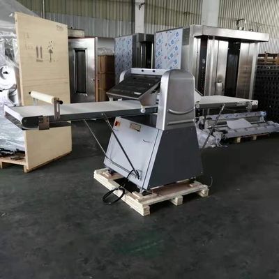 Máquina de rodillo de masa de pasta europea de 630 mm para un rendimiento óptimo