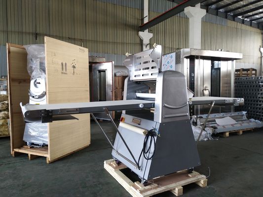 Máquina de rodillo de masa de pasta europea de 630 mm para un rendimiento óptimo