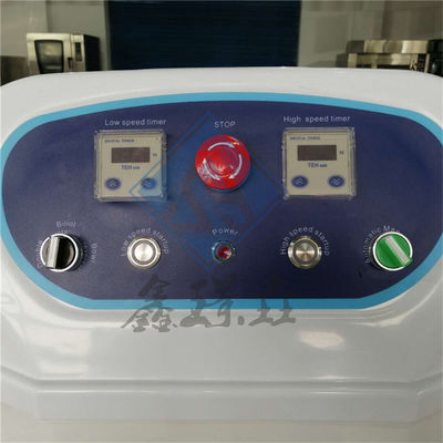 Mezclador planetario automático para masa de pan en la cocina de panadería