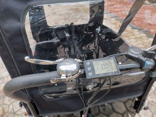 Servicio de mantenimiento y reparación en el campo tras el servicio