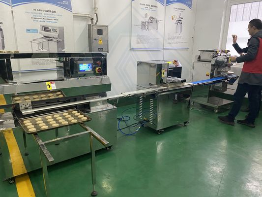 Máquina automática de incrustación y moldeo de pastel de chocolate de alta productividad de 220v/380