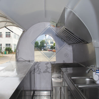 Vendedor de calle al aire libre de doble eje Camión de comida personalizado con equipo