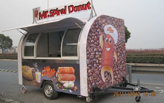 Carritos de comida comerciales Camión de comida personalizado con cocina completa y cubierta superior