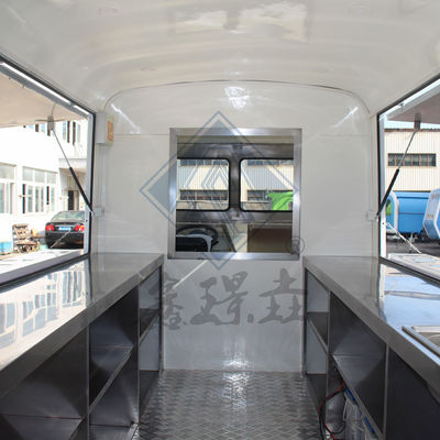 Maquinaria de camión de comida totalmente equipada para hacer bocadillos helados y bebidas en movimiento