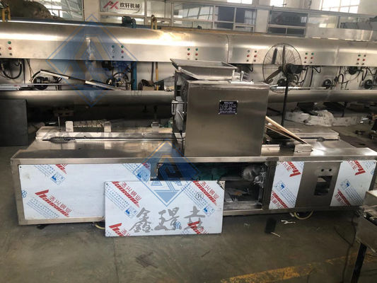 Función de la maquinaria de hacer galletas de pastel de nuez con línea de producción totalmente automática