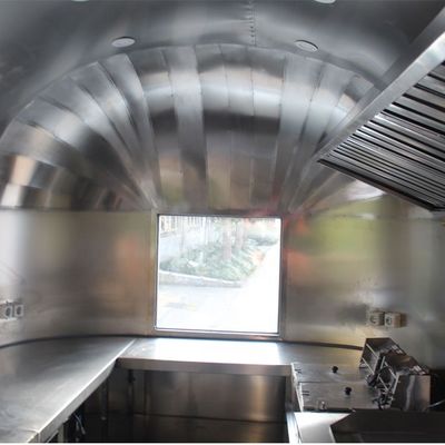Fabricante de snacks carro de comida motorizado 1500 kg remolque de camioneta con patata tornado y bebidas