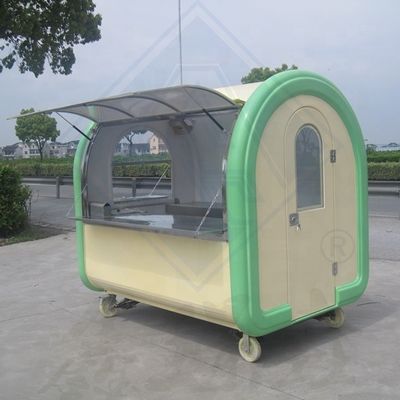 Función del camión de comida móvil al aire libre Vending Snack Machinery Función de suministro de alimentos