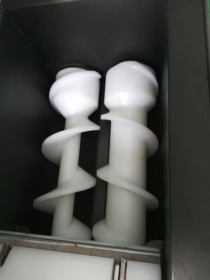 Capacidad de trabajo 20-135pcs/min SS304 Mochi helado de control PLC máquina de incrustación