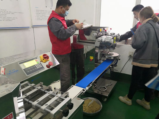 Máquina de fabricación de incrustaciones de control PLC de alta productividad para rellenar el pan de frijoles rojos