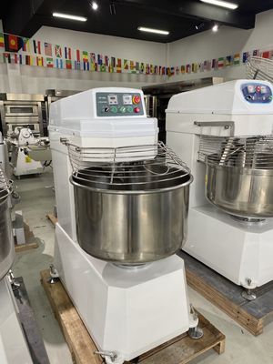 Mezcladora de masa para pan y pizza de 75L de salida