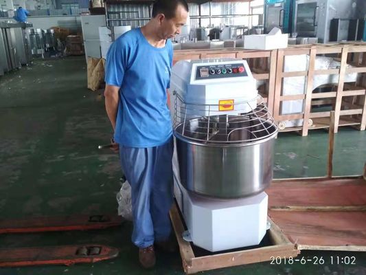 Capacidad de salida de 100 kg Mezclador de masa industrial doble movimiento doble velocidad fácil de operar