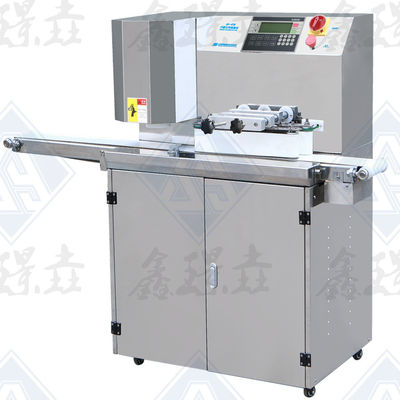 Máquina de incrustación de tres núcleos de alta capacidad y de formación de panqueques para la producción de galletas