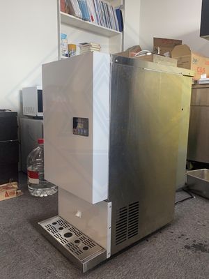 Modo de enfriamiento Cubo de refrigeración por aire Fabricante de cubos de hielo Máquina de hielo industrial de 120 kg automática