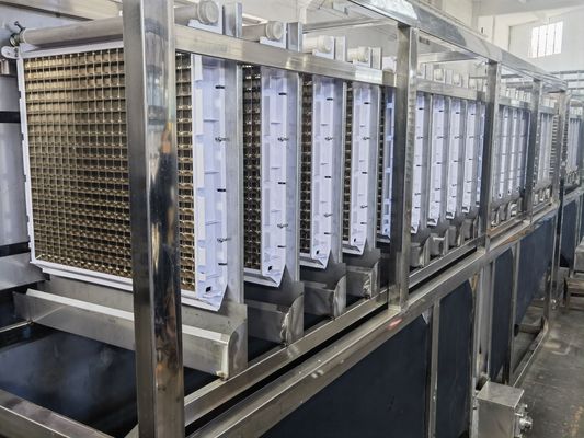 Gran máquina de hielo comercial de 5 toneladas de refrigeración por agua con demanda de voltaje de 220 V