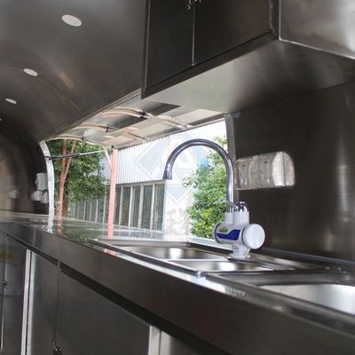 Trailer de camión de comida eléctrico pequeño totalmente equipado para envases de bocadillos tensión personalizada