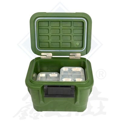 Cuadro de comida aislado de forma redonda Equipo mecánico de cocina con plato de raspado