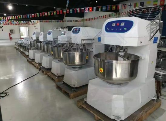Máquina de mezcla de masa de pizza industrial que mezcla harina de trigo con una gran capacidad de producción